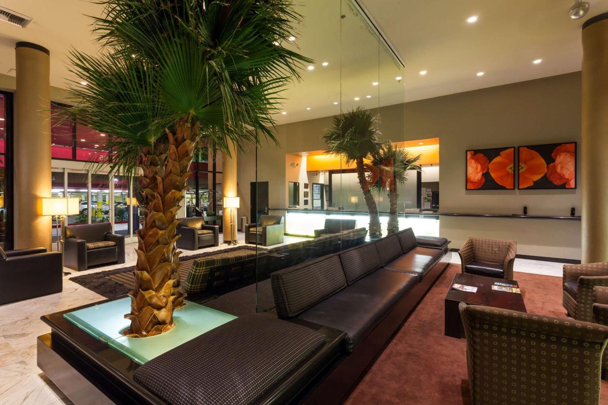 Ramada Plaza By Wyndham West Hollywood Hotel & Suites — Fotos 3